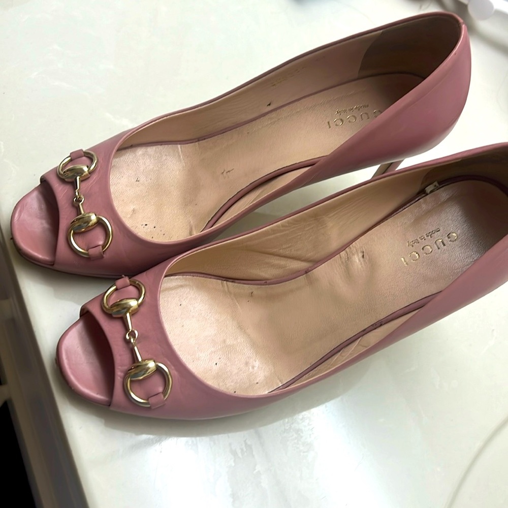 Gucci Horsebit Peep Toe Leather Pumps 39 pink gold